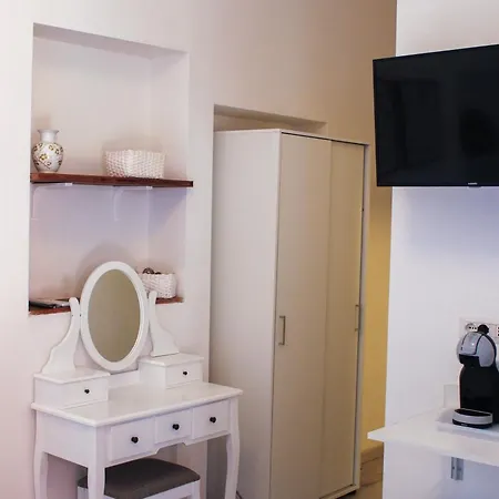 Konukevi La Torre Rossa Roma