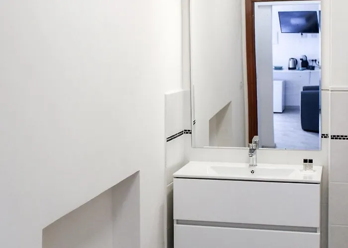 La Torre Rossa בית הארחה