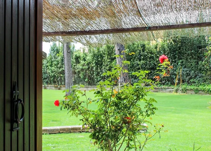 בית הארחה La Torre Rossa 4*